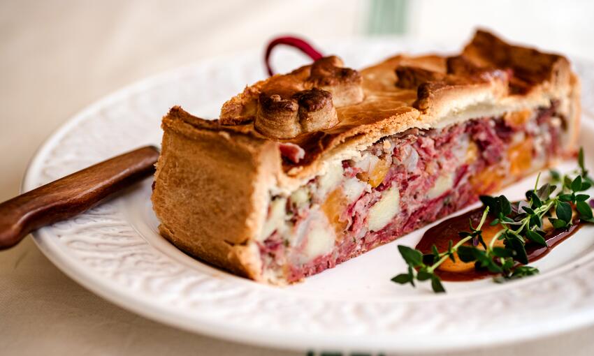 corned beef & potato pie 