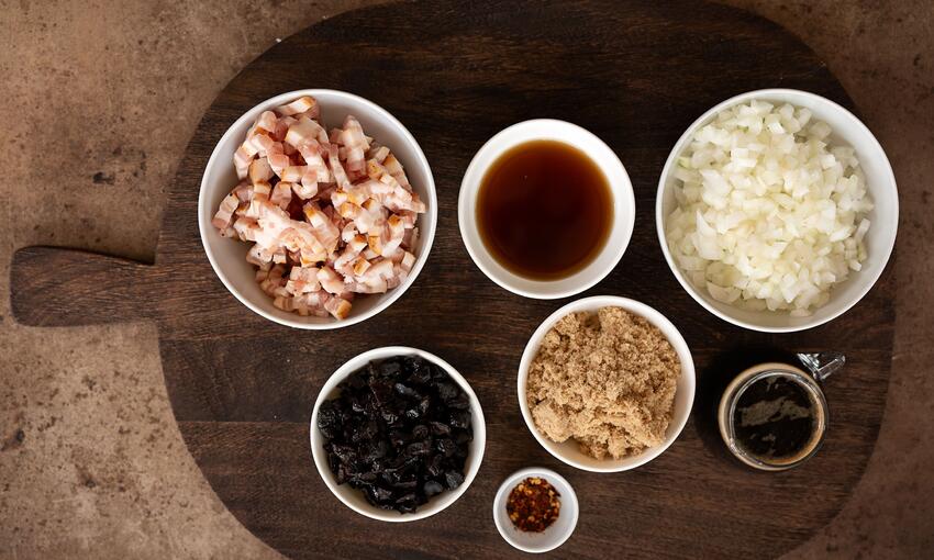 bacon jam raw ingredients