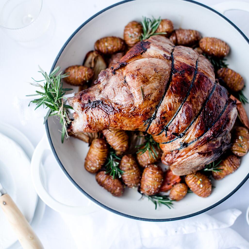 whole leg of lamb cooked 