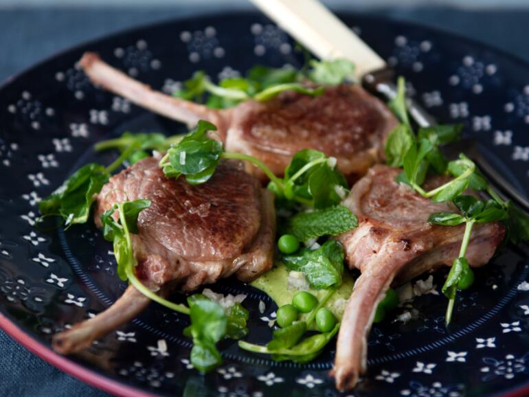 lamb cutlets with peas and mint cooked 