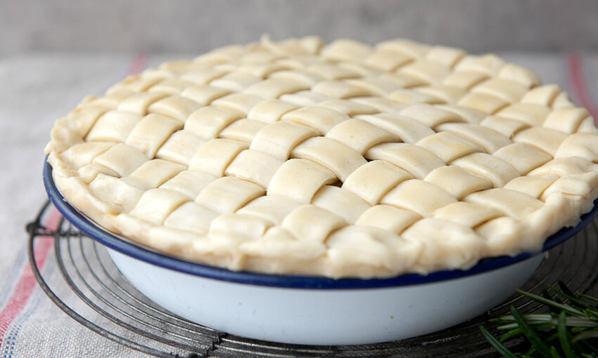 lamb shank hotpot pie