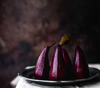 spiced pears in red wine cooked