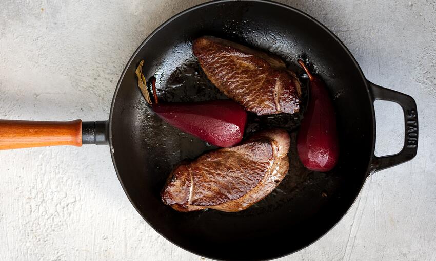 spiced pears in red wine cooked