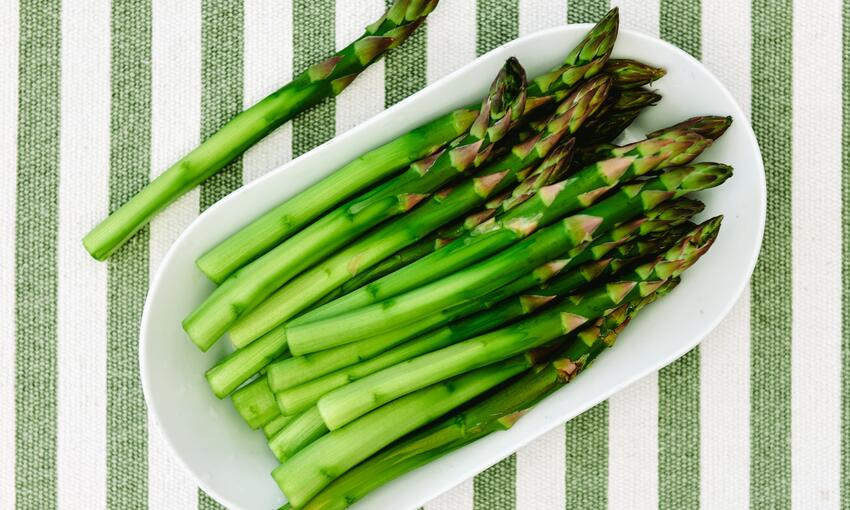 raw asparagus 